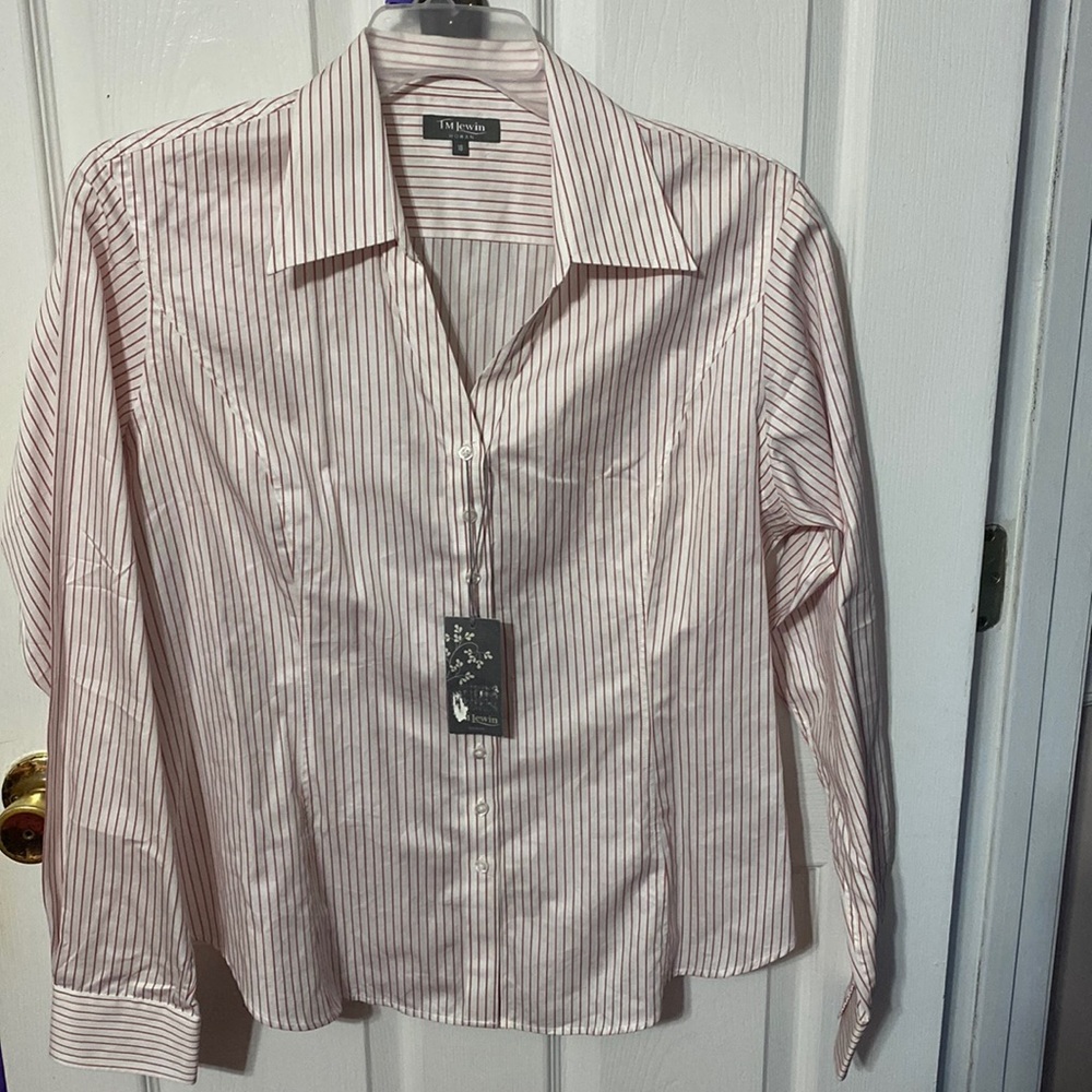 Pink Fitted Button Down Shirt with Notched Collar